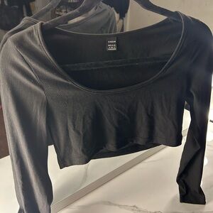SHEIN Charcoal Long Sleeve Crop Top